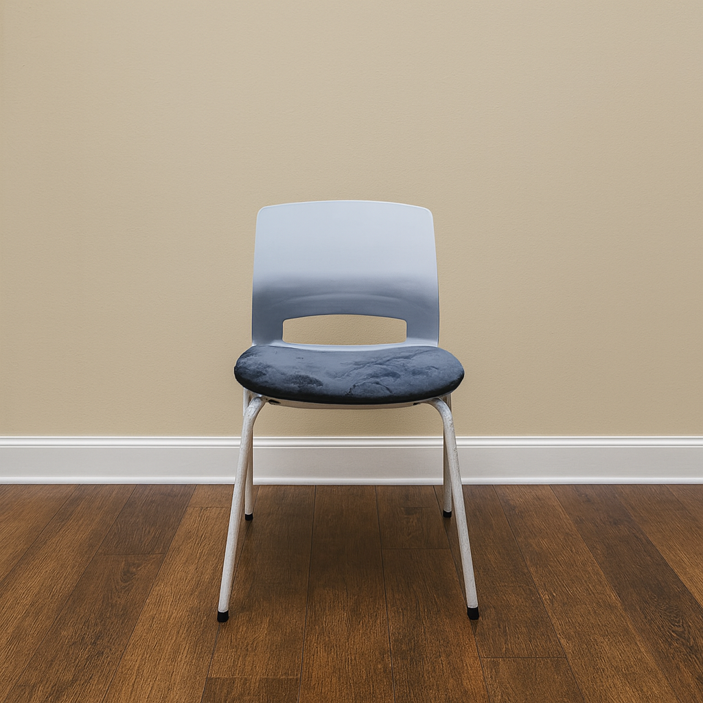 Modern Plastic Chair with Cushioned Seat 80*54*54 CM - White - ZT001-3