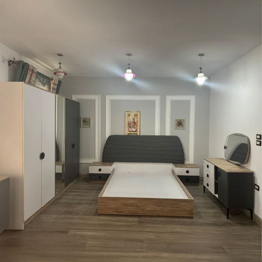 غرفة نوم مورينو (ألواح خشب حُبيبي – Chipboard) – سرير 160 سم، تسريحة 80 سم، عدد 2 كومودينو 50 سم، دولاب 240 سم