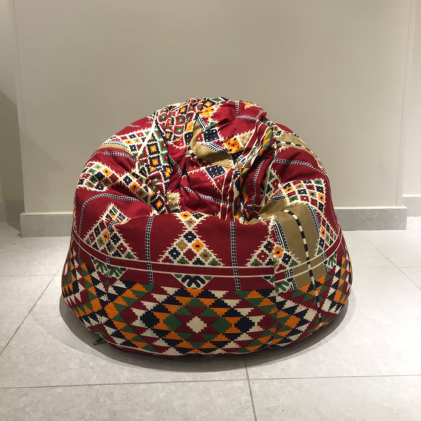 NUBI Majlis (1 base seat + 2 back cushions + 2 armrests + 2 panels + 1 bean bag pouf) - 200*60*60 cm – Various Colors