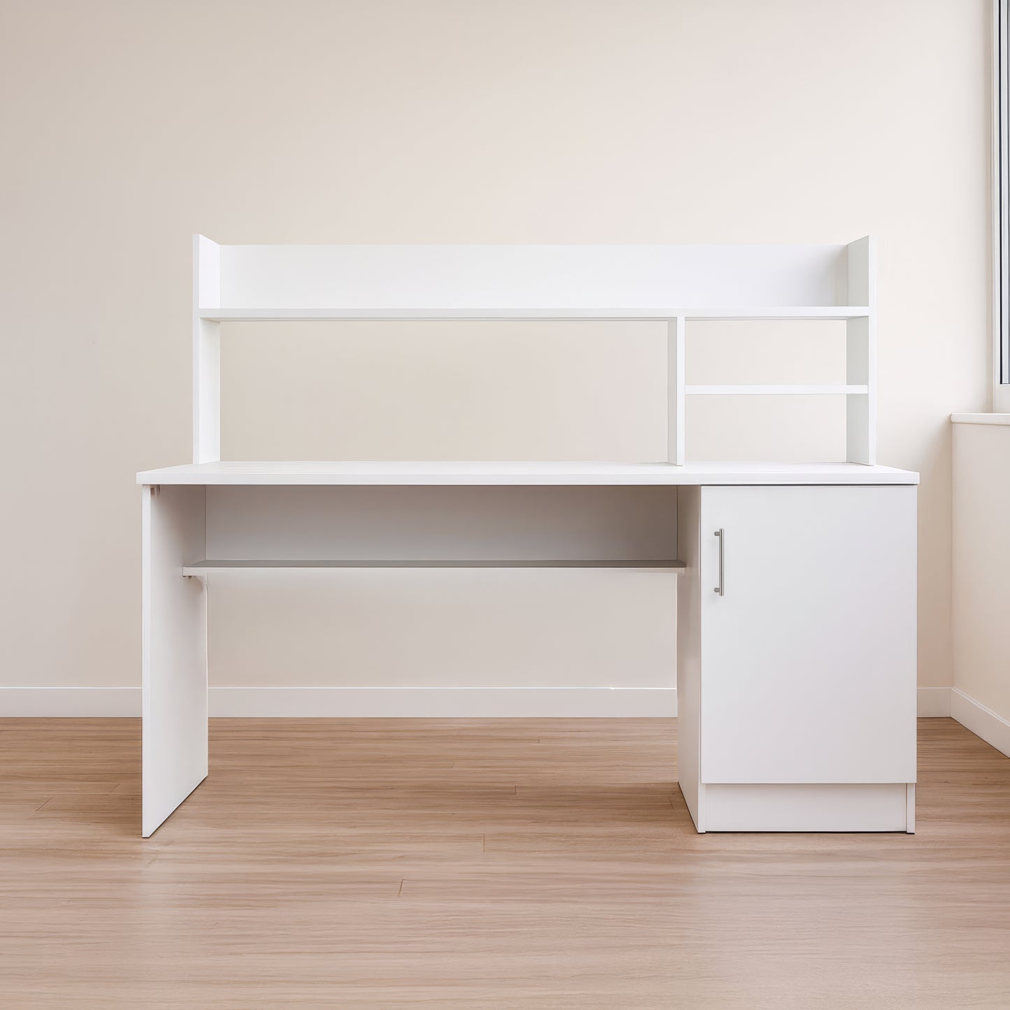 مكتب 140×60×140 سم + ضلفة + مكتبة – أبيض – AZ1061

