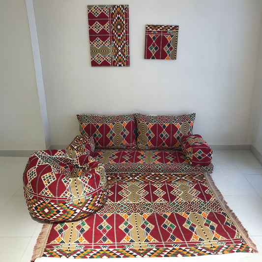 قاعدة عربي نوبي
(قاعدة جلوس + عدد 2 وسادة ظهر + عدد 2 مسند ذراع + عدد 2 لوحة + سجادة + بف بين باج)
المقاس: 200 × 60 × 60 سم
ألوان متعددة
